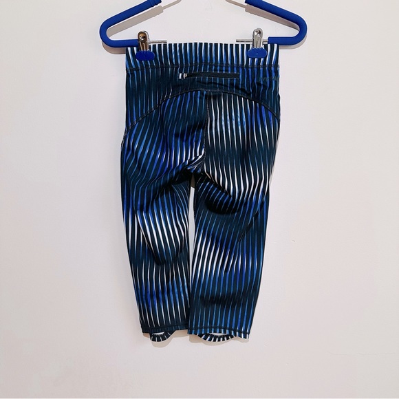 ★ NWOT Ivy Park mid rise Kaleidoscope Leggings - Blue/Black ★ - Picture 8 of 17